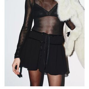 NWT VELVET BOW GEORGETTE MINI SKIRT